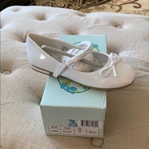 Girls white dress shoes